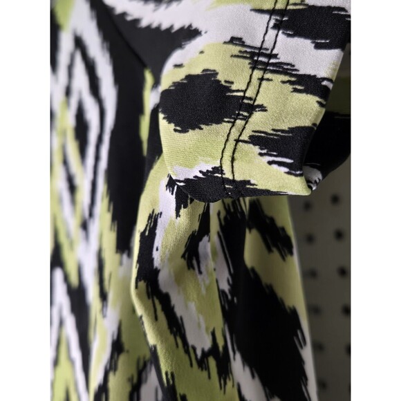 Alfred Dunner Green and Black Blouse with Triangles XL - Picture 2 of 5